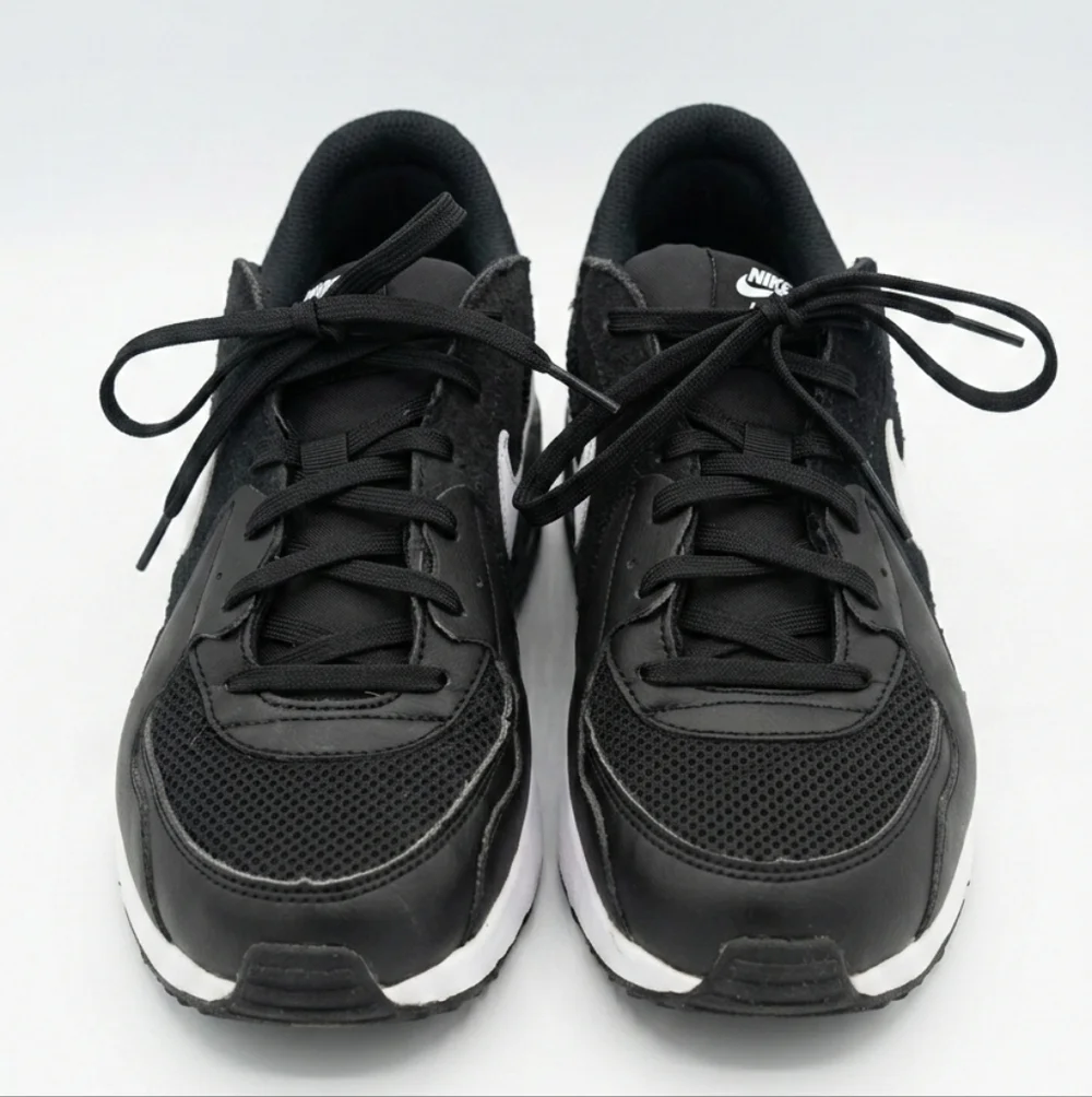 Nike Air Max Excee Black and White Athletic Shoes~Women Size 8.5